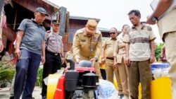 Dukung Swasembada Pangan Bupati Batu Bara Ikut Panen Padi dan Salurkan Bantuan Pertanian