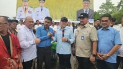 Menteri Koordinator Pangan Serahkan Bantuan Alsintan kepada Kelompok Tani di Batu Bara, Bupati Baharuddin Sampaikan Apresiasi