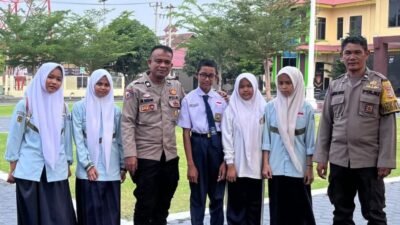 Polisi Bersama Masyarakat, Kanit Binmas Polsek Lima Puluh Ajak Pelajar Jauhi Perilaku Negatif dan Banggakan Orang Tua
