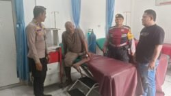 Polisi Evakuasi Warga Sakit Saat Patroli di Medang Deras