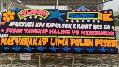 Warga Lima Puluh Pesisir Kirim Papan Bunga, Apresiasi Kapolsek dan Kanit Reskrim Usai Tangkap Pelaku Pencurian