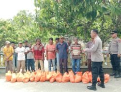 Jumat Berkah, Polres Batu Bara Salurkan Bantuan Sembako kepada 20 Penggali Kubur dan Bilal Mayit