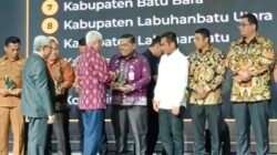 Bupati Batu Bara Raih Achievement Person Award pada KI Sumut Award 2026, Kabupaten Batu Bara Berpredikat Informatif