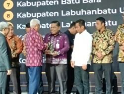 Bupati Batu Bara Raih Achievement Person Award pada KI Sumut Award 2026, Kabupaten Batu Bara Berpredikat Informatif