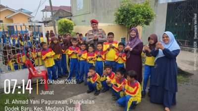 Wujud Kepedulian Polri, Kanit Reskrim Polsek Medang Deras Ipda Putra Hasibuan Hadir Berikan Rasa Aman kepada Anak Sekolah