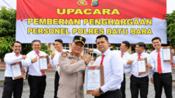 Berprestasi, Kanit Reskrim dan Personel Polsek Lima Puluh Terima Penghargaan Kapolres Batu Bara